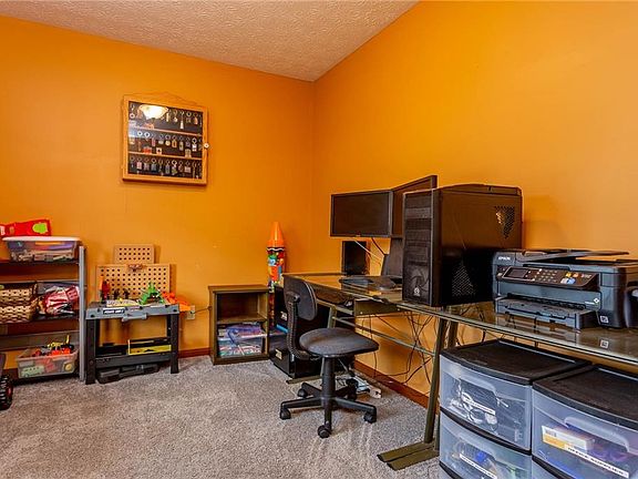 4th image of 726 Grey Wolf Dr