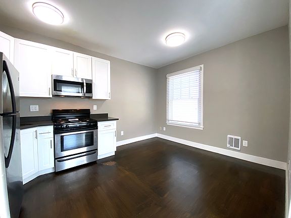 3rd image of 1085 Washington St APT 404