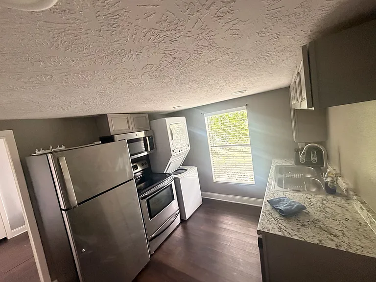5432 Elgin St — Photo 4