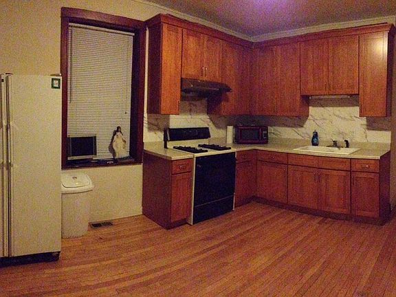3rd image of 4851 S Ashland Ave APT 2