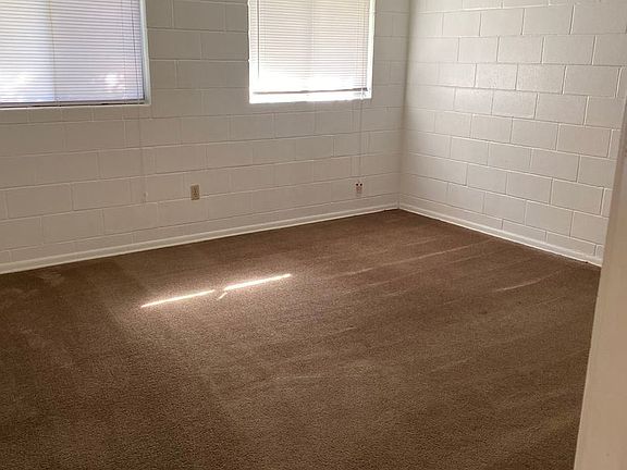 4th image of 520 W Kleberg Ave APT 8