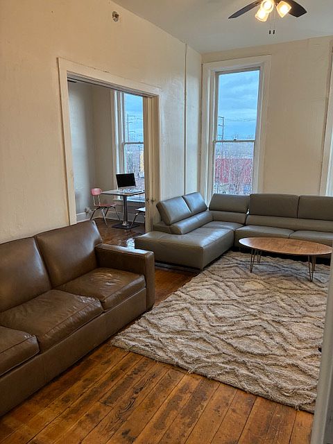 1st image of 623 Main St #B