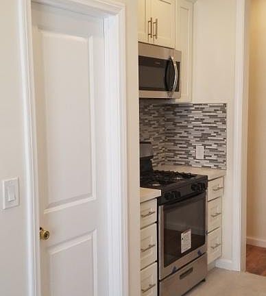5th image of 455 N Genesee Ave APT 200