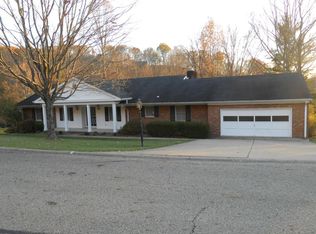 18 Coventry Ln, Athens, OH 45701