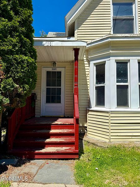 2nd image of 1301 Broadway