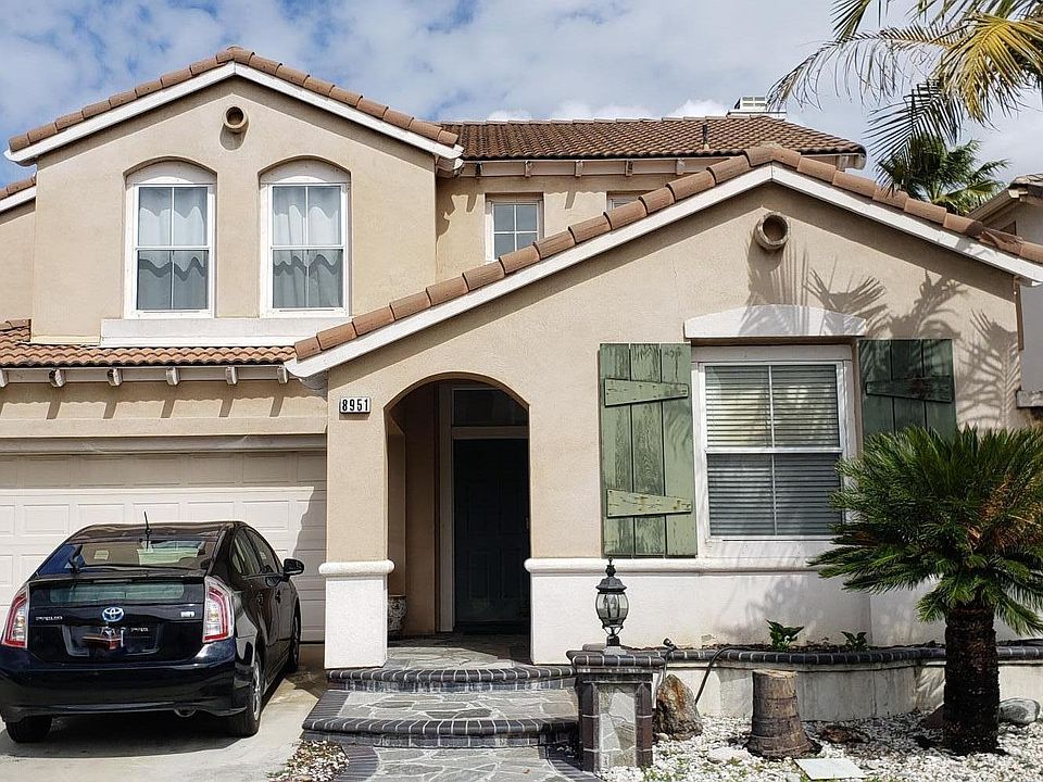 1st image of 8951 Poinsettia Ln
