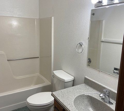 2nd image of 1720 N Grandview Ln #201