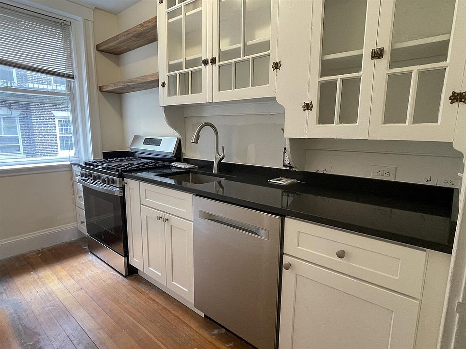 1st image of 11 Ellery St APT 1