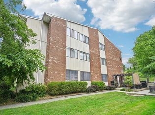 1553 Creekside Rd #B2-1, Whitehall, PA 18052