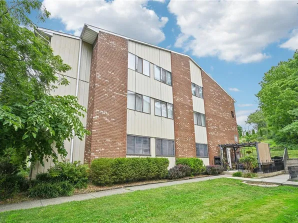 1553 Creekside Rd #B2-1, Whitehall, PA 18052