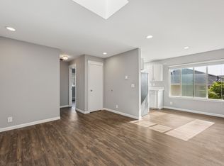 715 N 95th St #3, Seattle, WA 98103