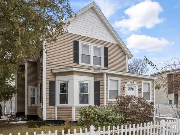 93 Spruce St, Leominster, MA 01453