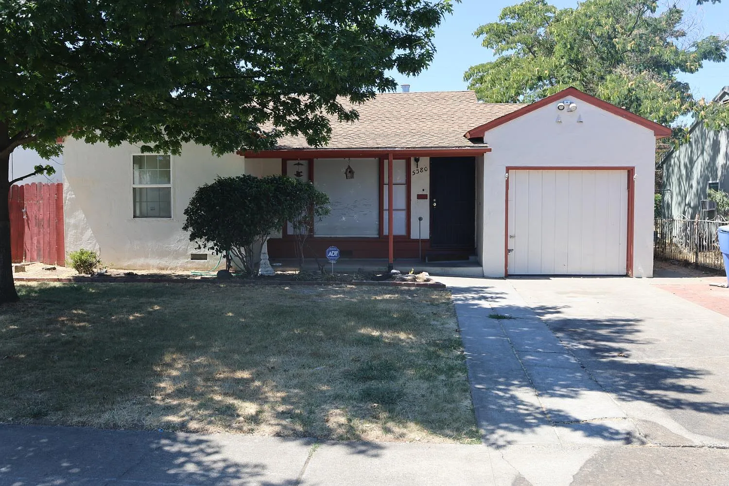 5380 49th St photo 1