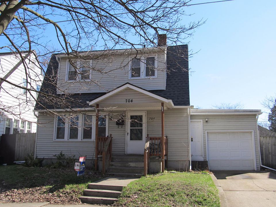 1st image of 704 6th St NW
