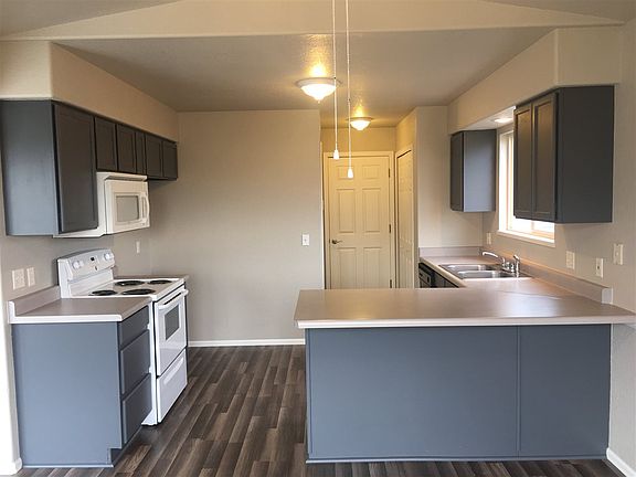 5th image of 3141 Belford Ave