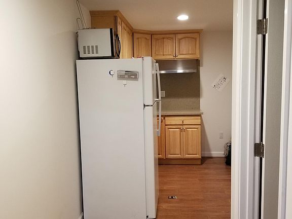 4th image of 2727 40th Ave