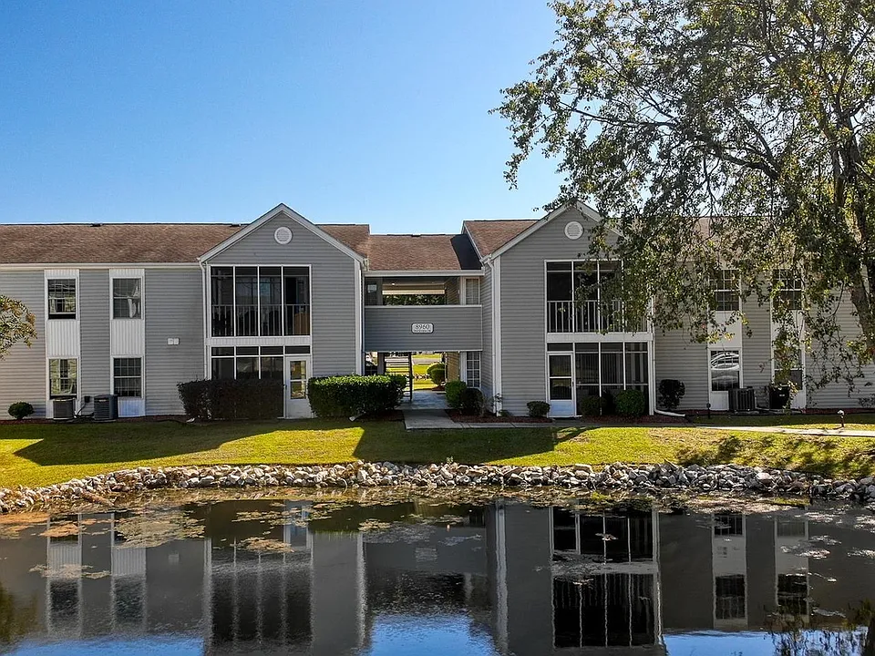 Size of building. 3 bedroom with screen porch 8 units per building.