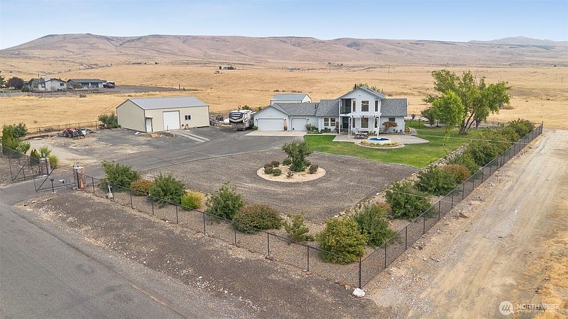 4th image of 511 Saint Hilaire Road