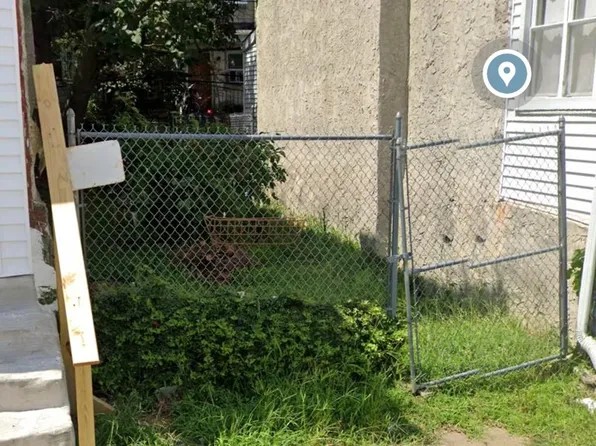 552 S Redfield St, Philadelphia, PA 19143