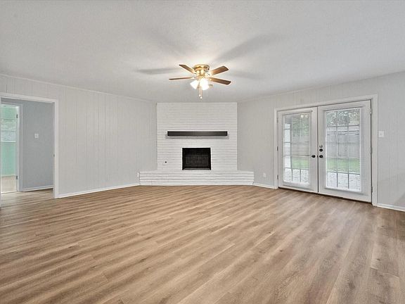 4th image of 7821 Regency Ln