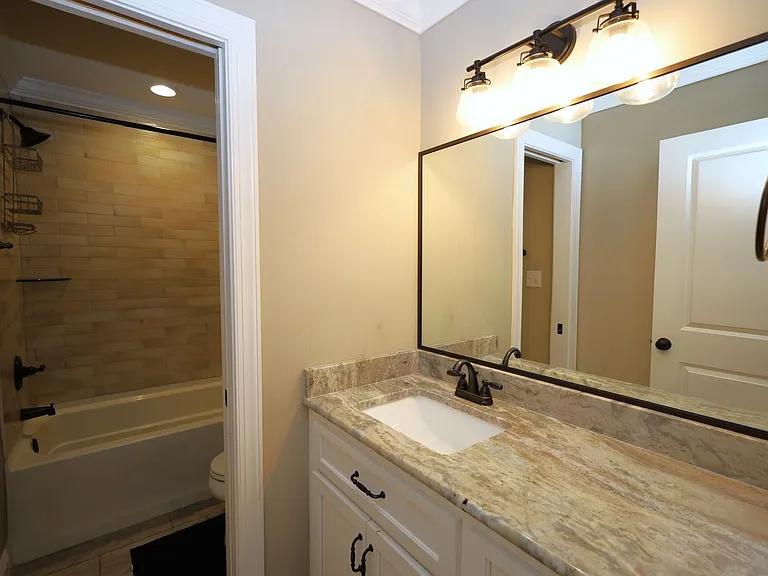 124 Floyd McNeal Dr — Photo 13