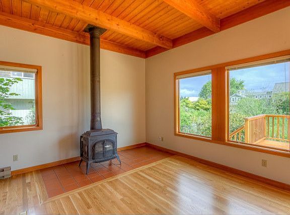5th image of 1239 Hawley Way NE