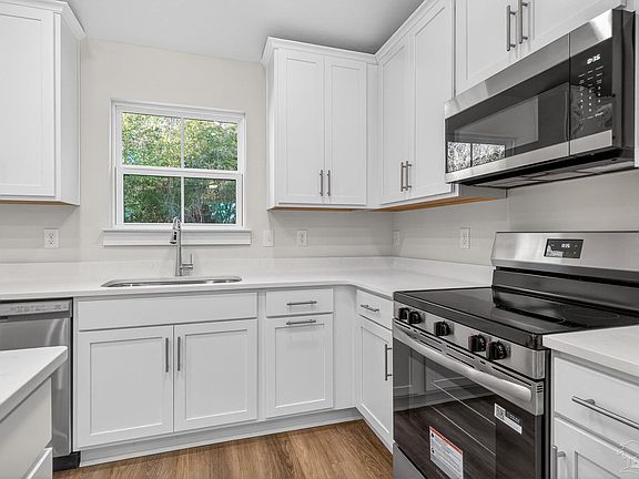 2nd image of 1056 Barth Rd