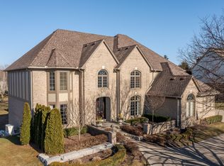 1228 Creek View Dr, Rochester, MI 48307