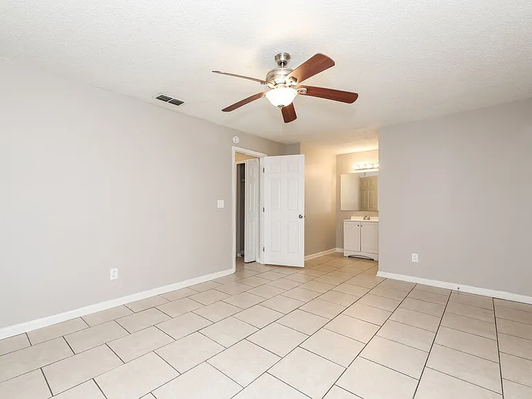 9956 Somerset Grove Ln — Photo 10