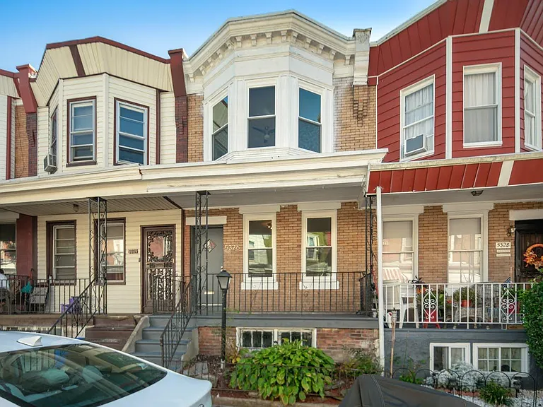 5326 Addison St — Photo 18