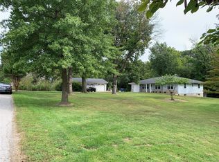 1290 N Henke Rd, Lake Saint Louis, MO 63367