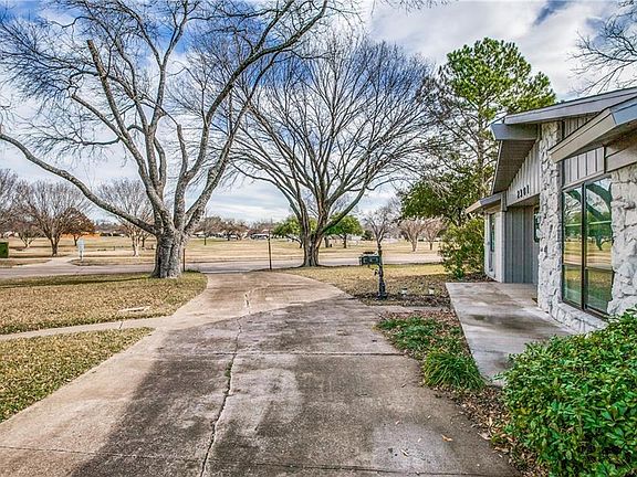 4th image of 2301 Catalina Dr