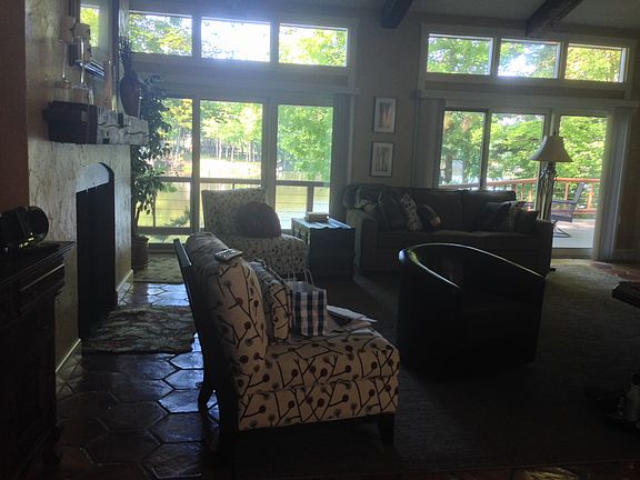 Living room looking to d do