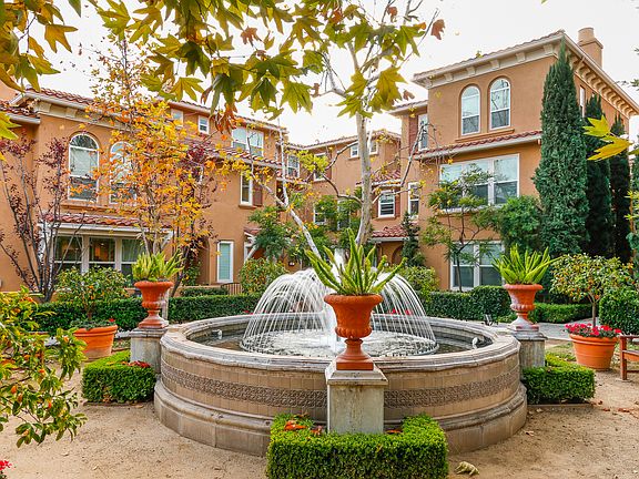 4th image of 433 N Altadena Dr Unit 3