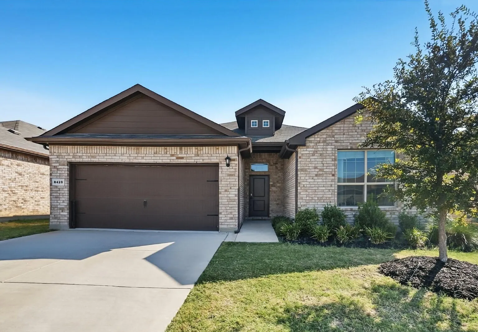3 bed, 2.0 bath, 1776 sqft, $2,395 — Photo 1
