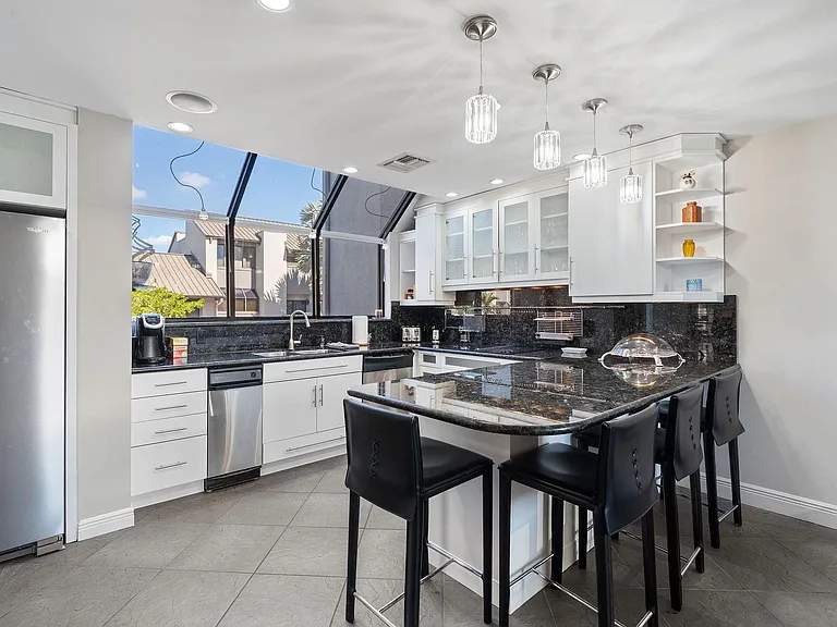 16 Portside Dr #16C — Photo 62