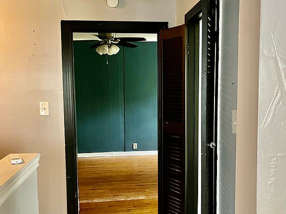 4th image of 4414 Holland Ave #1/2