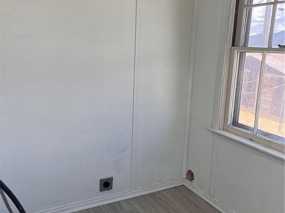5th image of 38 2nd St