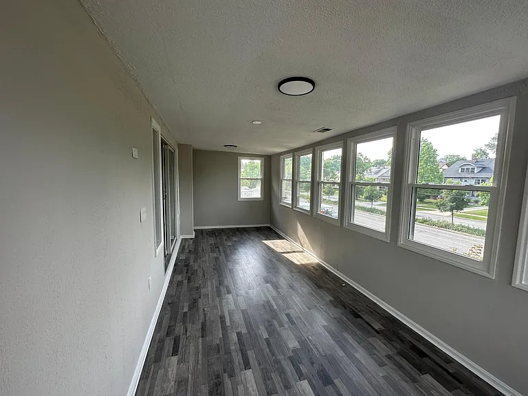 9607 Clifton Blvd #2 — Photo 11