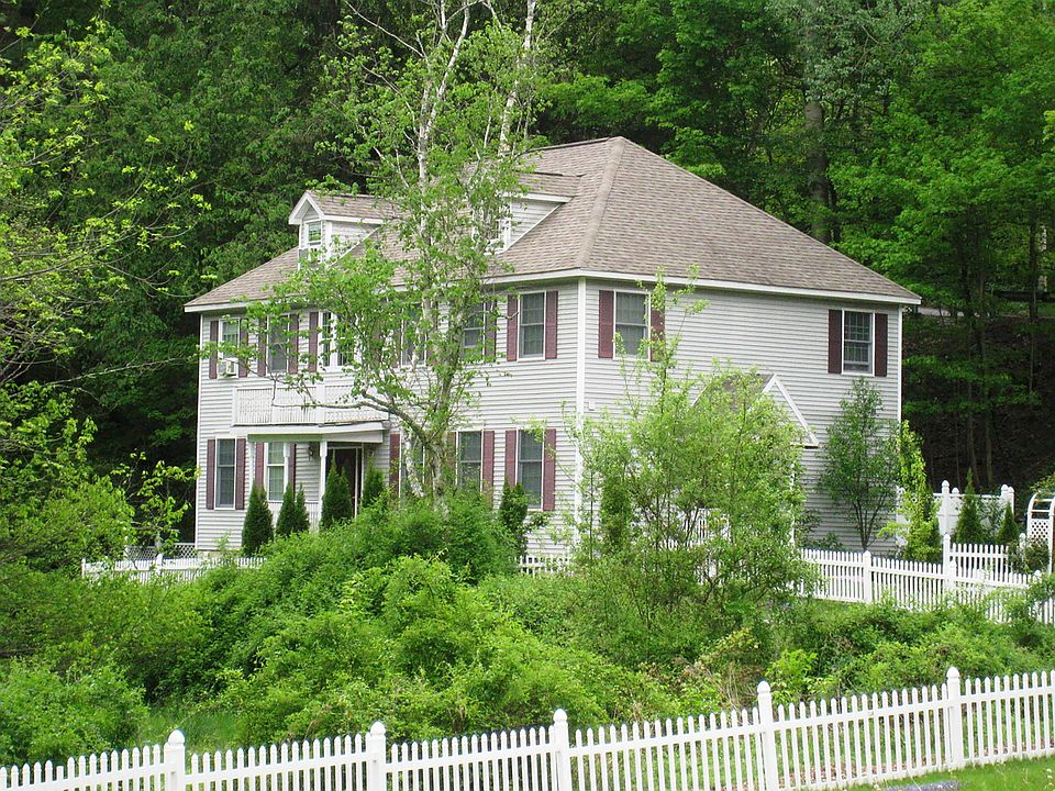17 Mountain Road