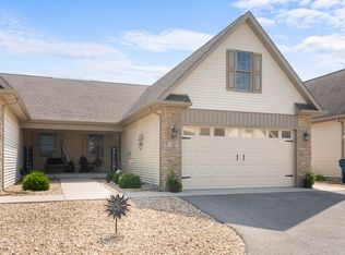 901 9th St SW UNIT 8B, Demotte, IN 46310