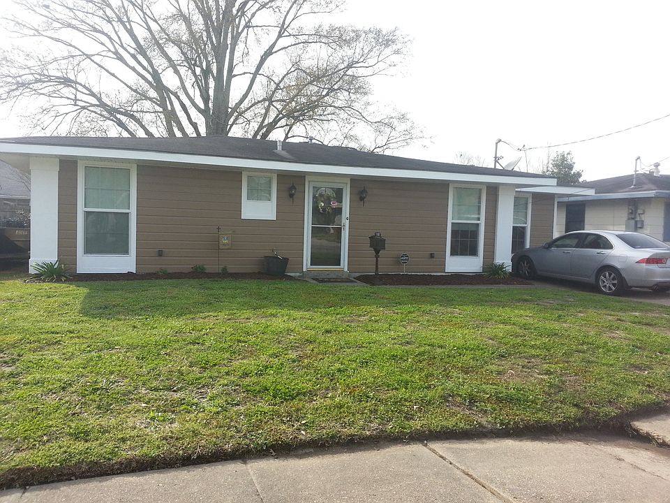 1st image of 421 River Oaks Dr