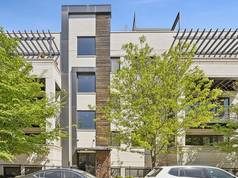1st image of 1334 W Walton St #2W