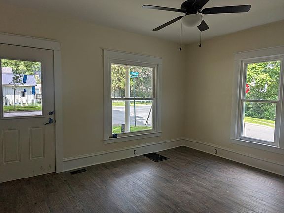 4th image of 100 S Decatur St #100