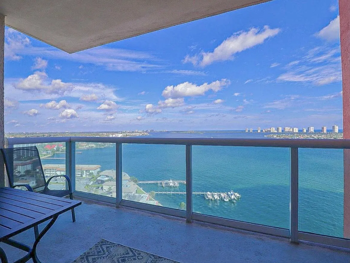 3 bed, 3.5 bath, 1980 sqft, $6,200 — Photo 2