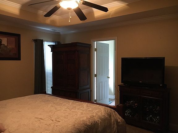 5th image of 262 Southbank Dr