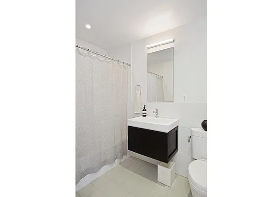 Sold by Warburg | media 4