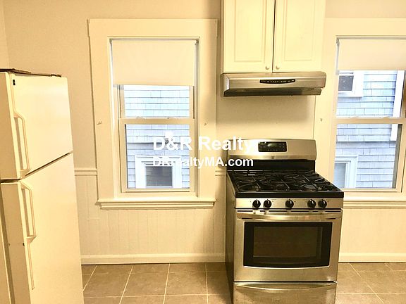 2nd image of 111 Yorktown St #2