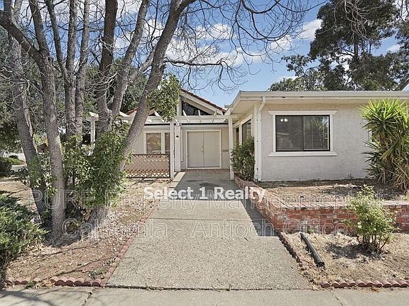 4th image of 2933 N Apple Ct
