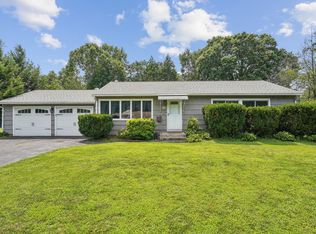 46 Green Manor Ave, Windsor, CT 06095